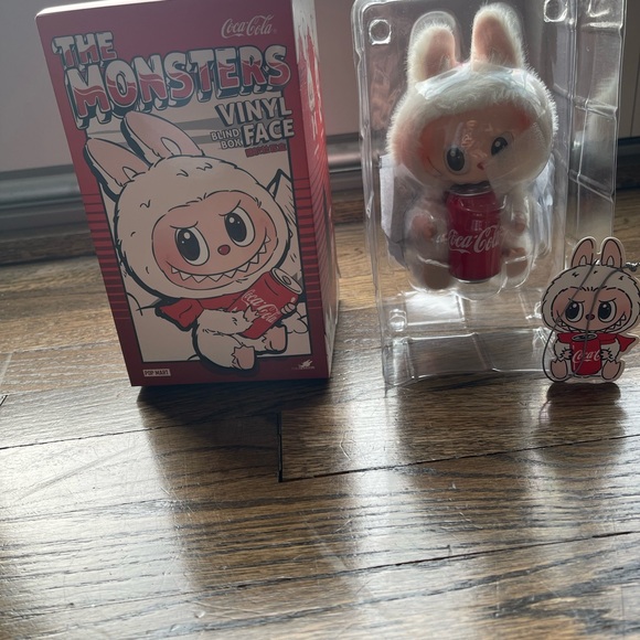 The Monsters Coca-Cola Vinyl Face Happy Factor NIB open from bottom resealed - Picture 2 of 10